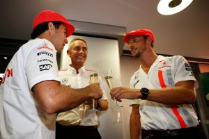 McLaren's Martin Whitmarsh shares a drink with Sergio Perez and Jenson Button (Image: McLaren)